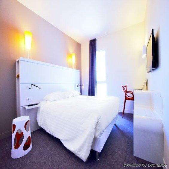 Hotel Confort La Rochelle Centre Les Minimes Экстерьер фото